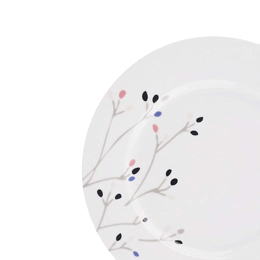 Amazon Basics 18-Piece Porcelain Dinnerware Set